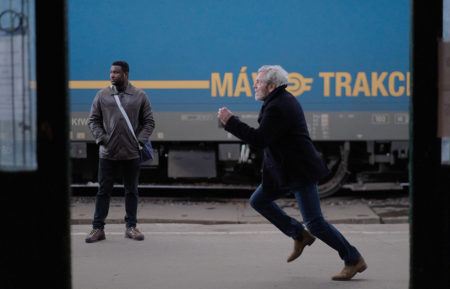 Tcheky Karyo running in Baptiste