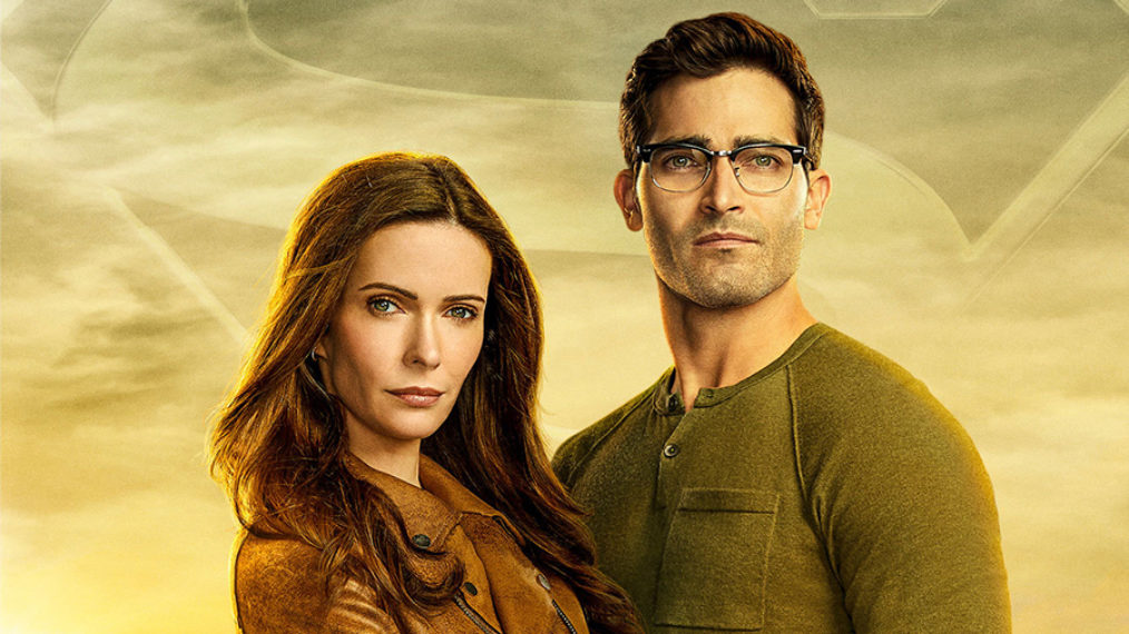 Bitsie Tulloch as Lois Lane, Tyler Hoechlin as Clark Kent in Superman & Lois