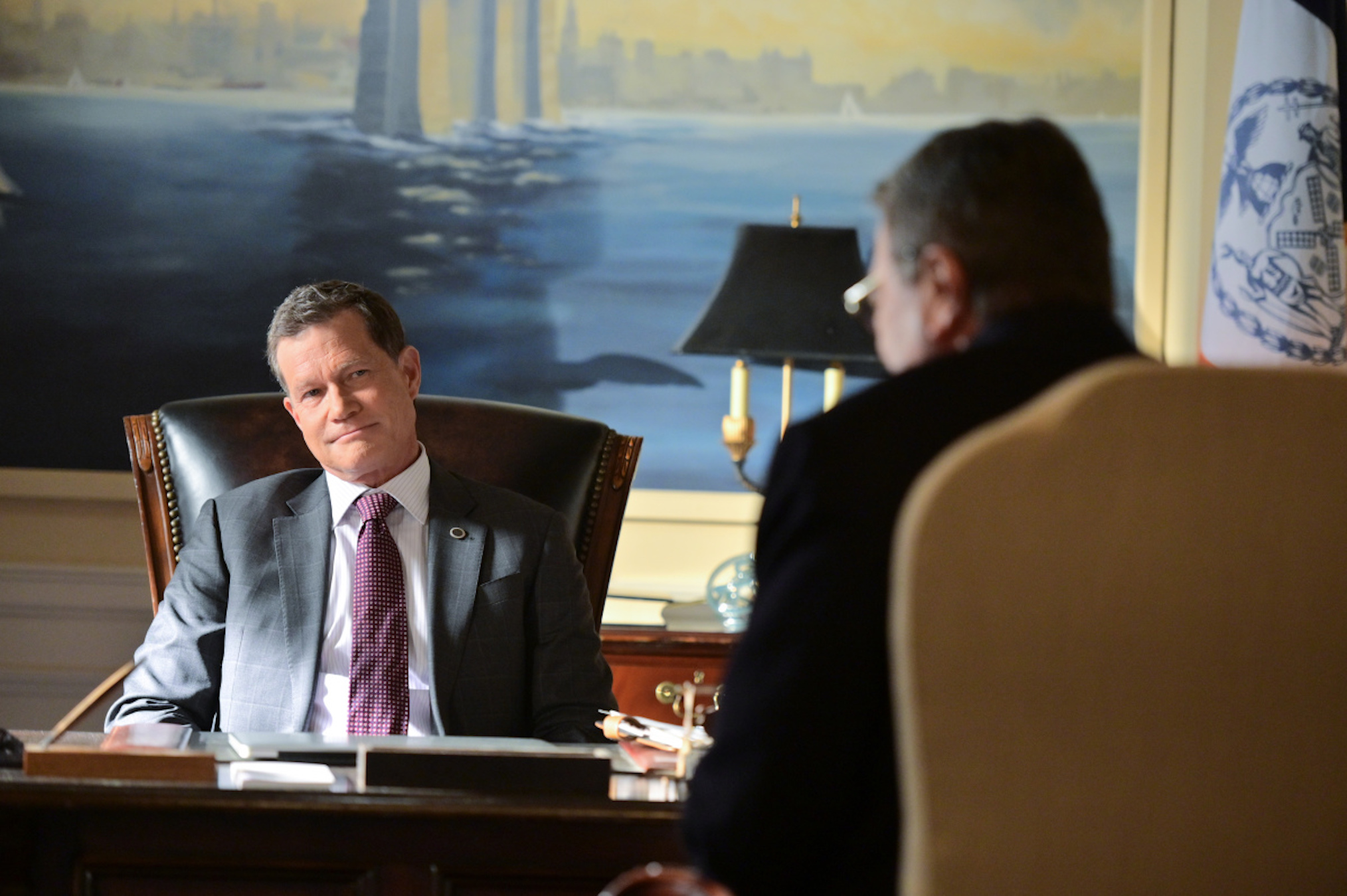 Tom Selleck as Frank, Dylan Walsh as Mayor Chase in Blue Bloods