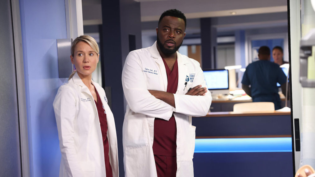 Kristin Hager as Stevie Hammer, Guy Lockard as Dylan Scott in Chicago Med