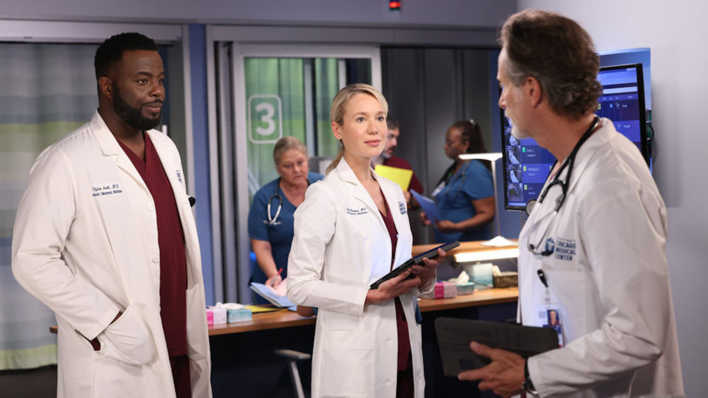 Guy Lockard as Dylan Scott, Kristin Hager as Stevie Hammer, Steven Weber as Dean Archer in Chicago Med