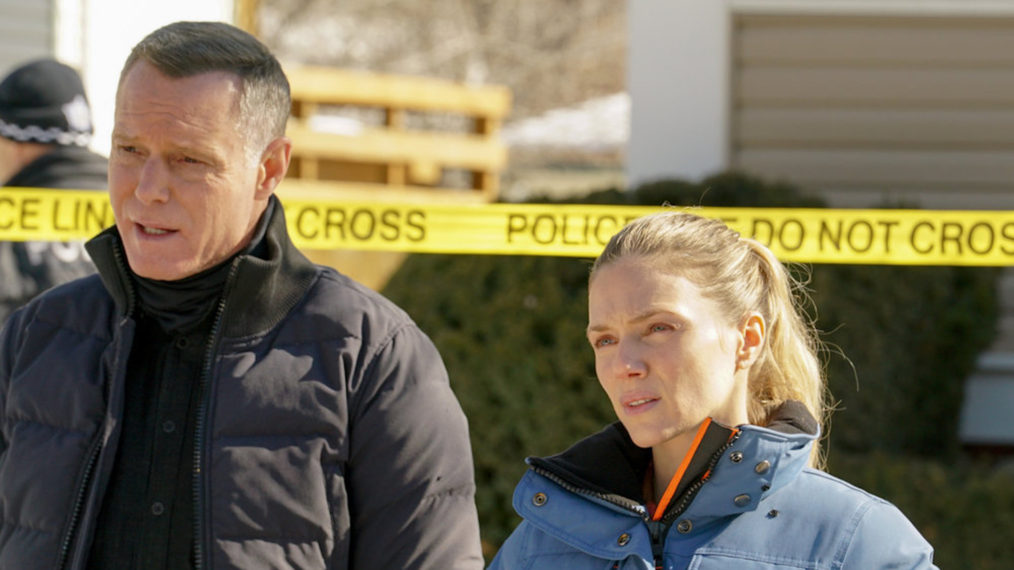 Jason Beghe as Voight, Tracy Spiridakos as Upton in Chicago PD