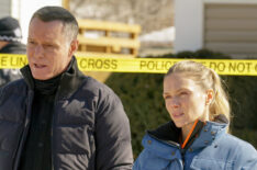 Jason Beghe as Voight, Tracy Spiridakos as Upton in Chicago PD