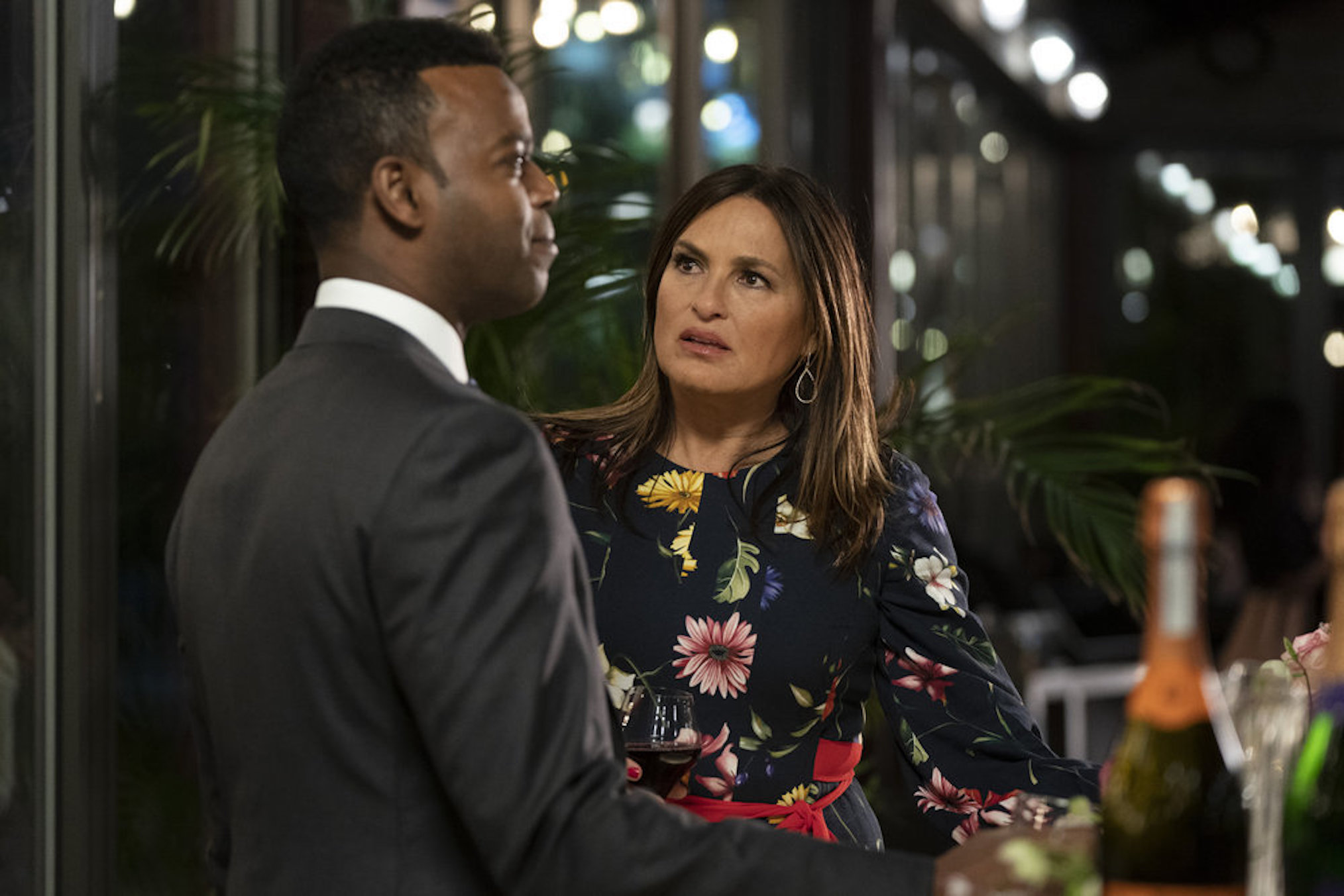 Demore Barnes as Garland, Mariska Hargitay as Benson in Law & Order SVU