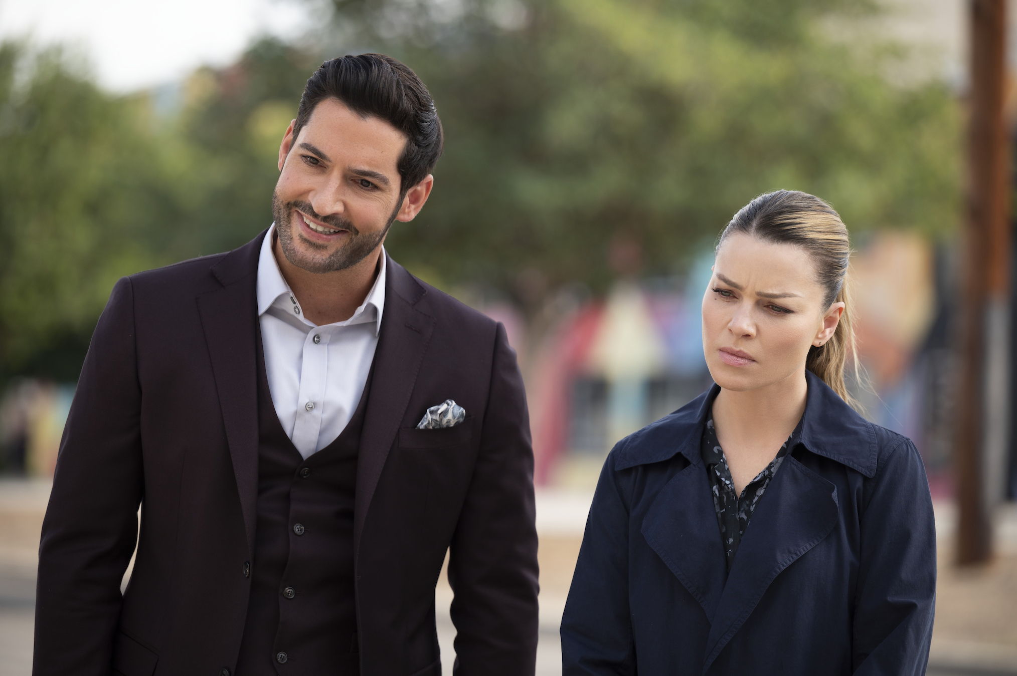 Tom Ellis as Lucifer, Lauren German as Chloe in Lucifer