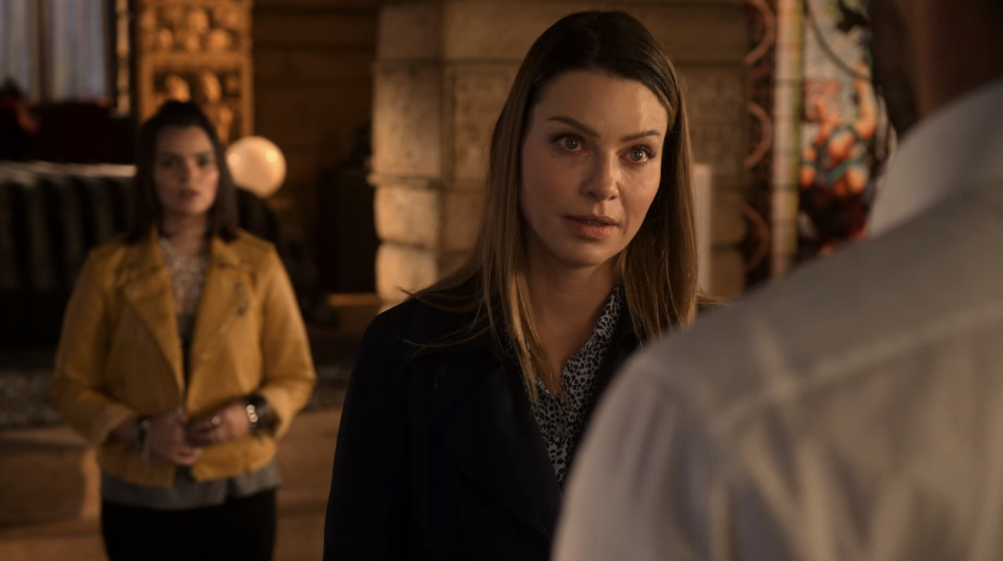 Brianna Hildebrand as Rory, Lauren German as Chloe in Lucifer