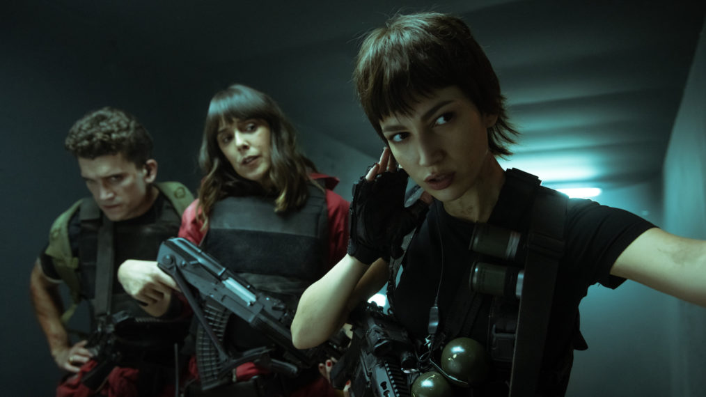 Jaime Lorente as Denver, Belén Cuesta as Manila, Úrsula Corberó as Tokio in Money Heist