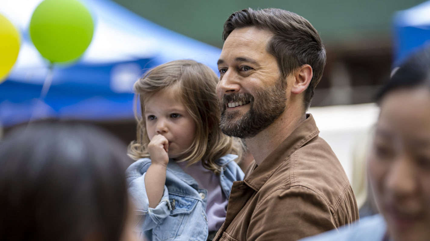 New Amsterdam' Season 4 Premiere: Sharpwin, Reynolds' Complicated Life & More (PHOTOS)