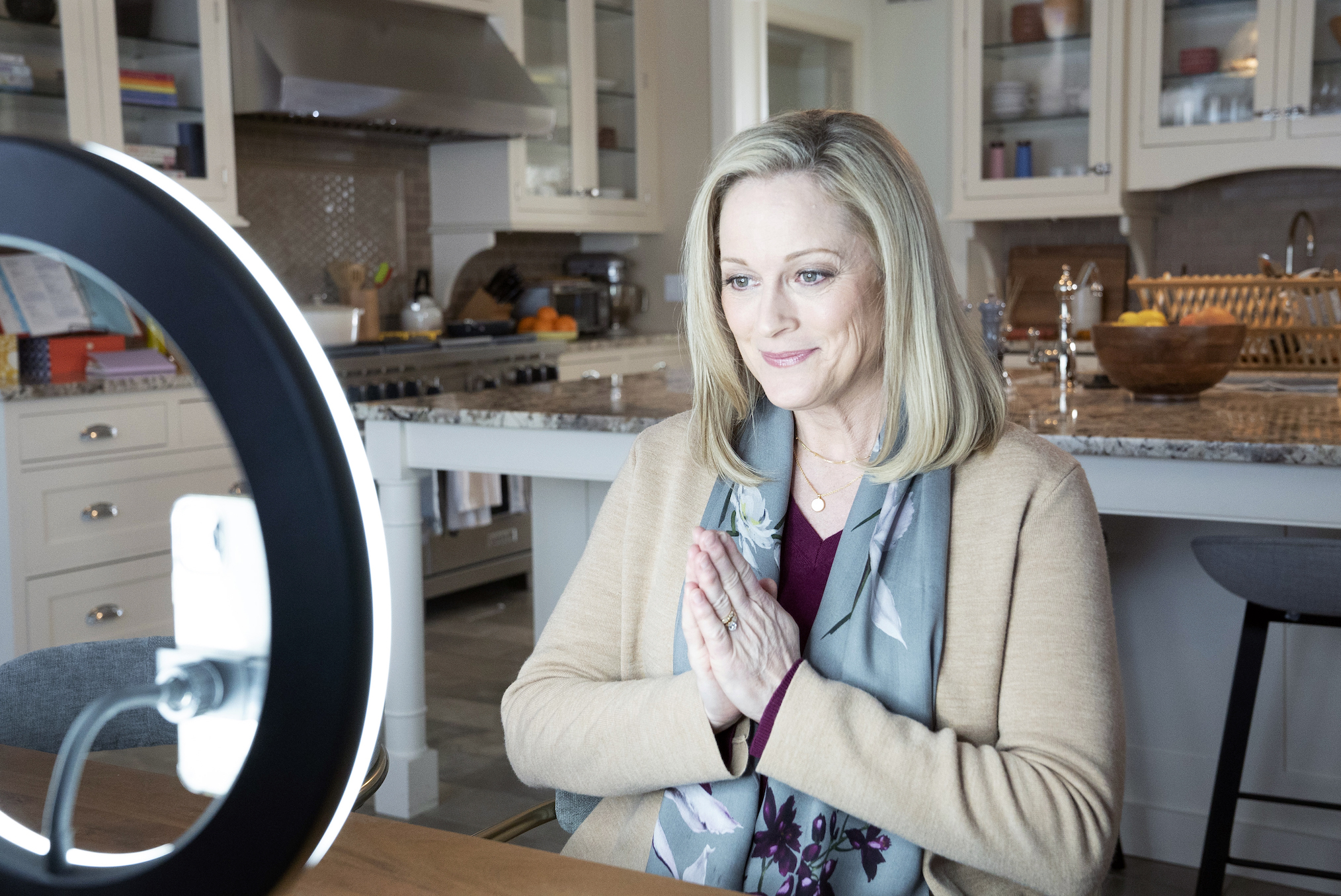 Teri Polo as Julia in The Big Leap