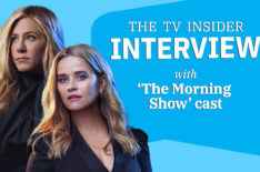 Jennifer Aniston, Reese Witherspoon & 'The Morning Show' Cast Tee Up Season 2 (VIDEO)