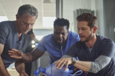 Bruce Greenwood, Malcolm-Jamal Warner, Matt Czuchry in The Resident