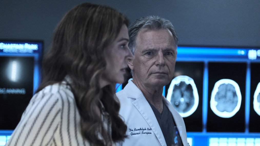 Jane Leeves as Kit, Bruce Greenwood as Bell in The Resident