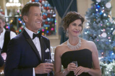 James Denton and Teri Hatcher in A Kiss Before Christmas
