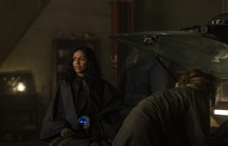 Karen David as Grace, Maren Lord as Bea - Fear the Walking Dead _ Season 7, Episode 2