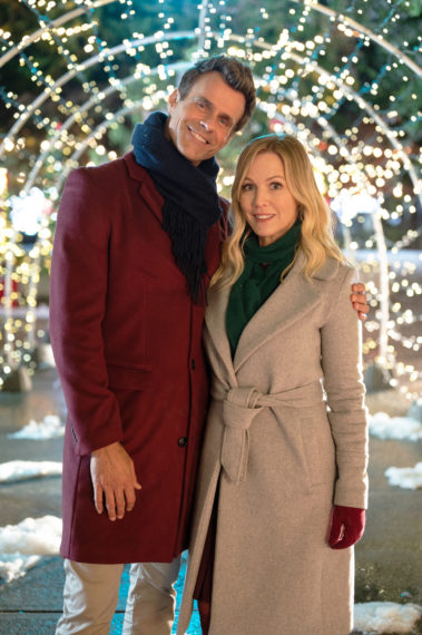 Jennie Garth, Cameron Mathison in A Kindhearted Christmas