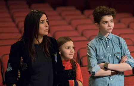 Pamela Adlon, Olivia Edward, Hannah Alligood in Better Things