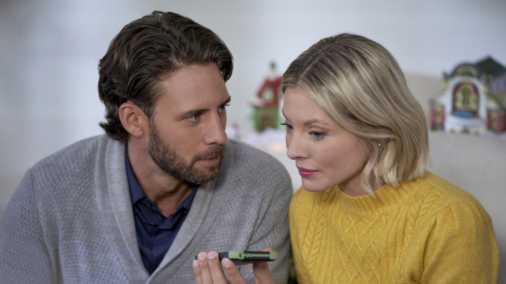 Steve Lund, Kaitlin Doubleday in Debbie Macomber's A Mrs. Miracle Christmas