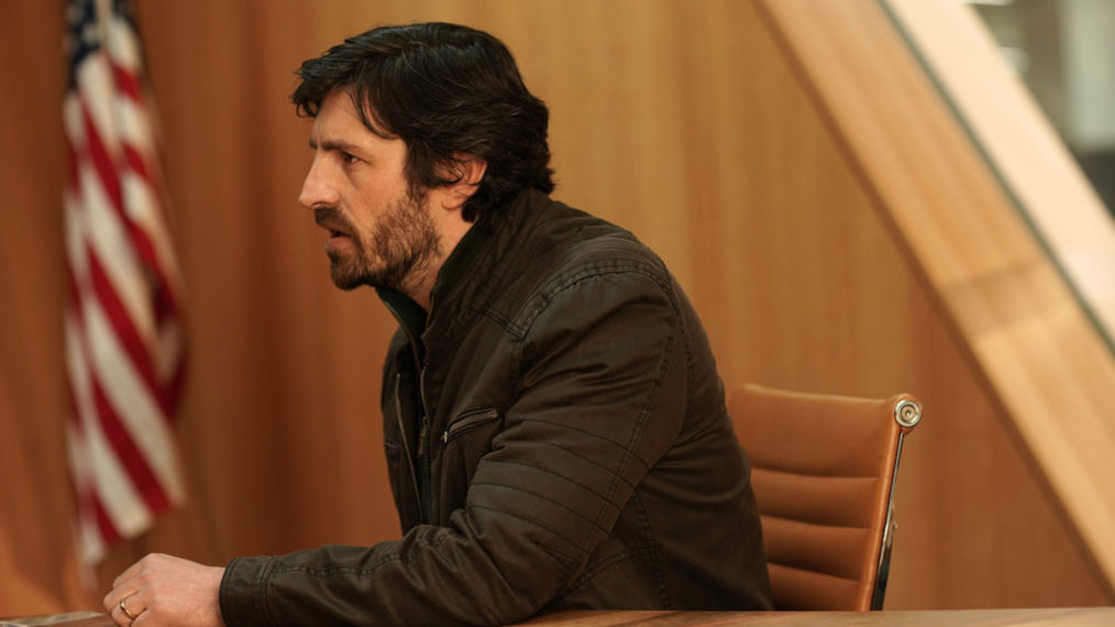 Eoin Macken as Gavin Harris in La Brea