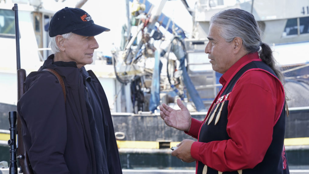 Mark Harmon as Gibbs, Wayne Charles Baker as Tunu Alonak in NCIS