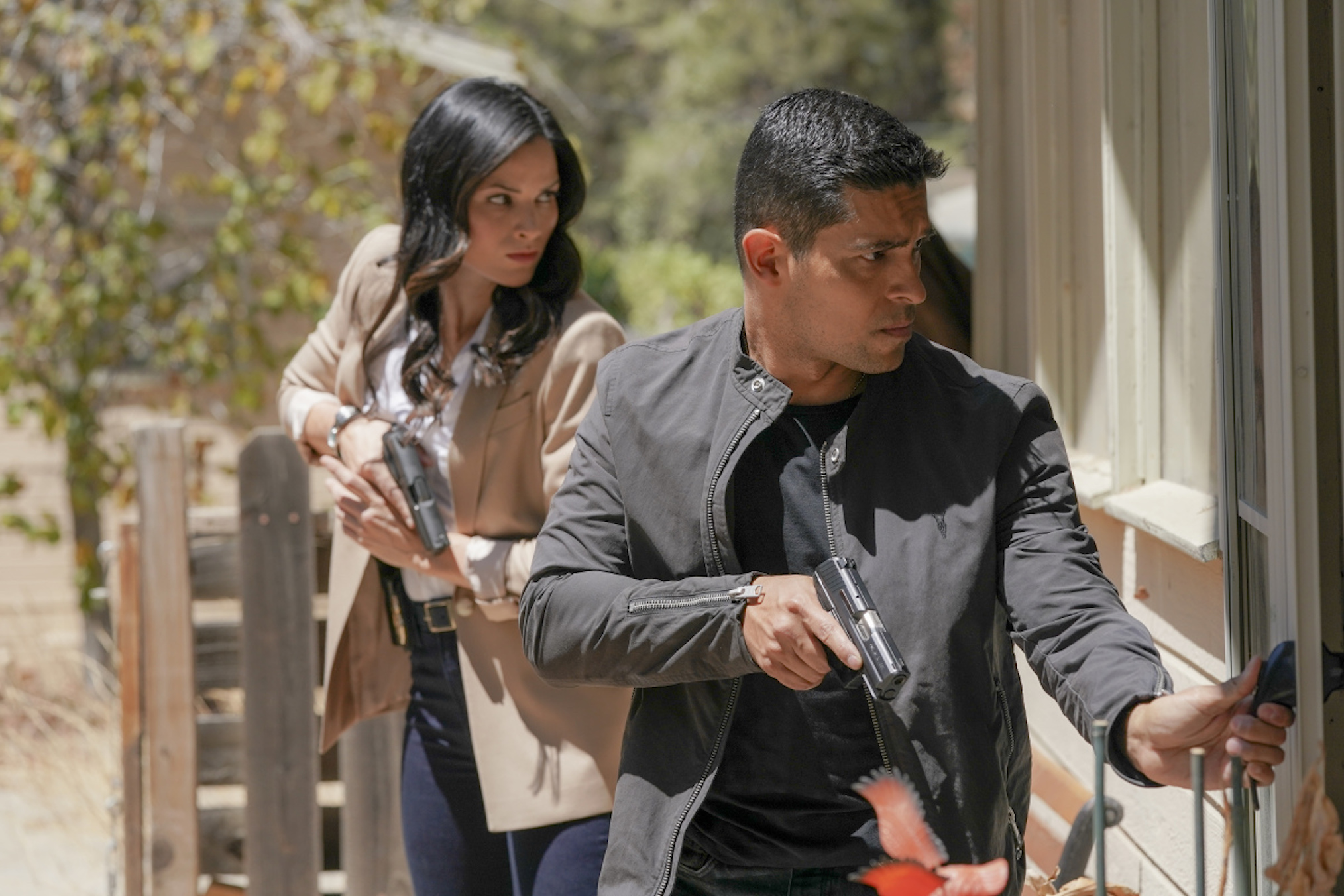 Katrina Law as Knight, Wilmer Valderrama as Torres in NCIS