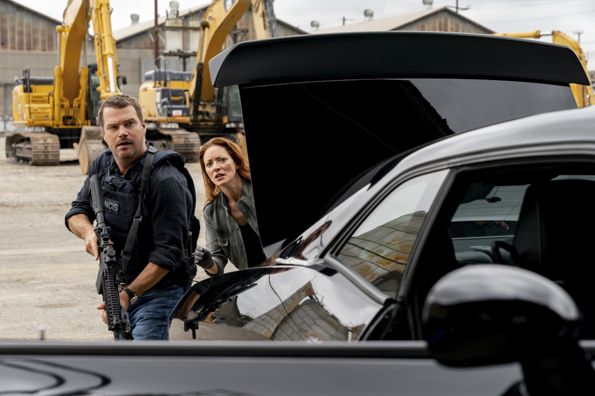 Chris O'Donnell as Callen, Elizabeth Bogush as Joelle in NCIS LA