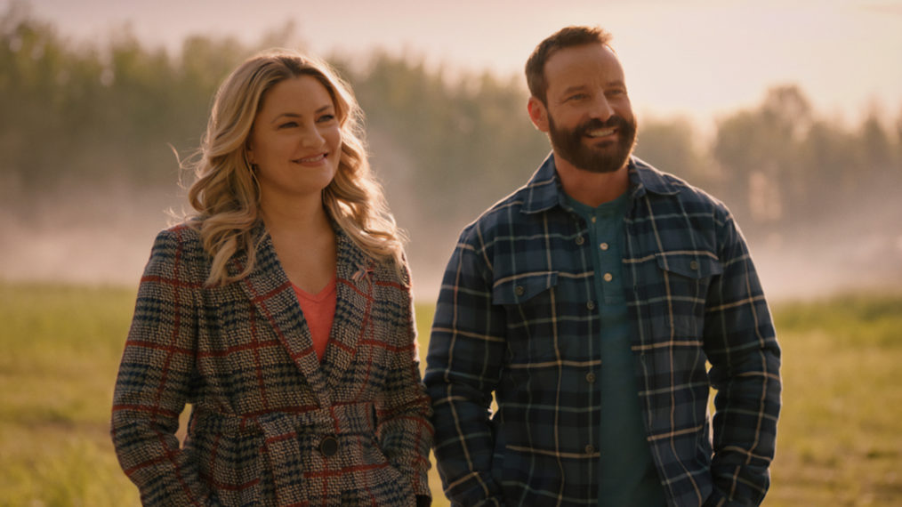 Mädchen Amick as Alice, Ryan Robbins as Frank in Riverdale