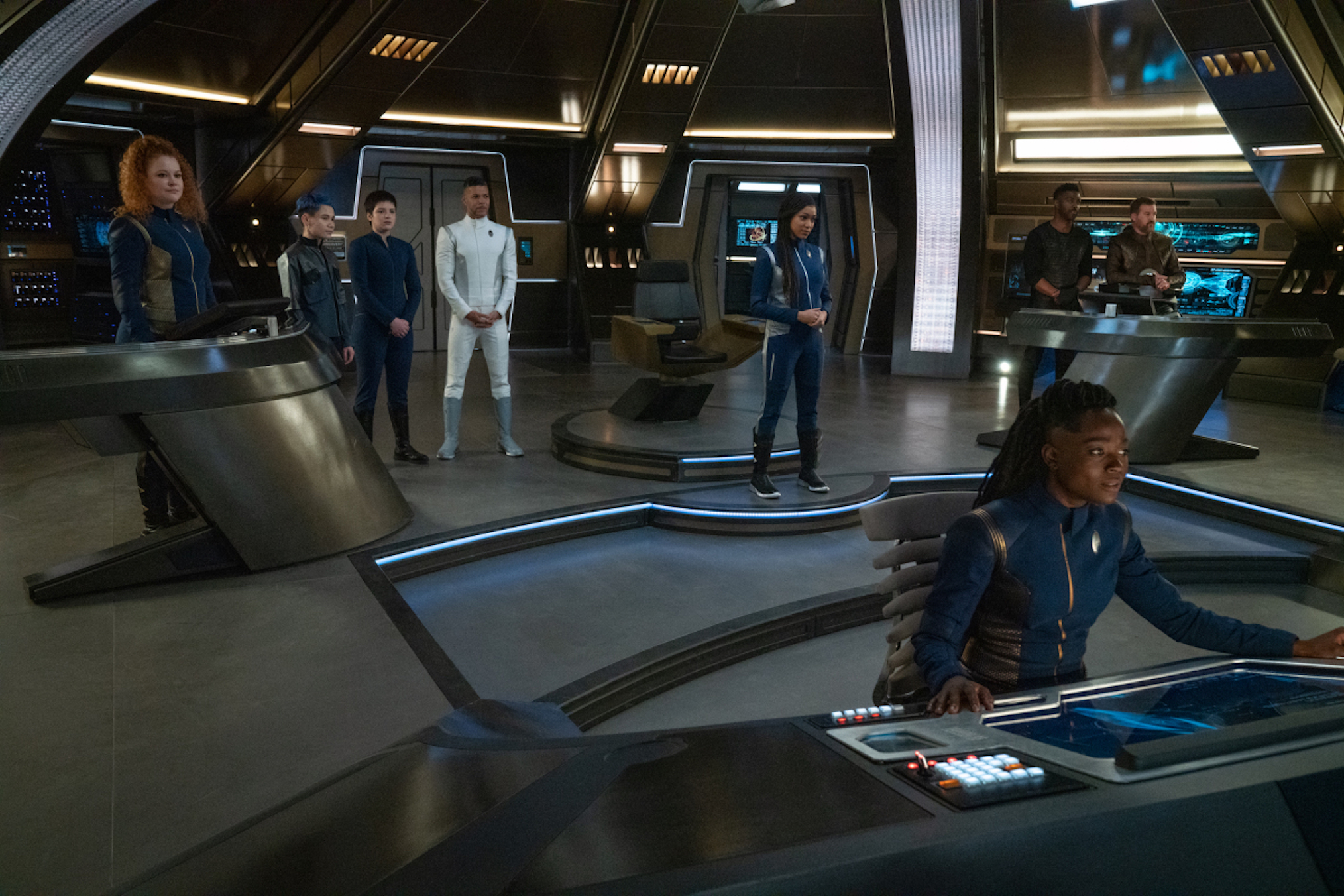 Mary Wiseman, Wilson Cruz, Sonequa Martin-Green in Star Trek Discovery