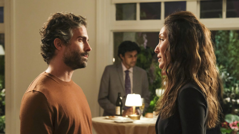 Osvaldo Benavides as Mateo, Christina Chang as Lim in The Good Doctor