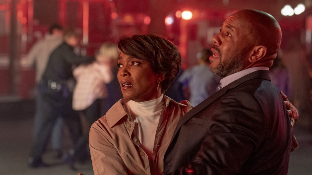 Angela Bassett as Athena, Rockmond Dunbar as Michael in 9-1-1