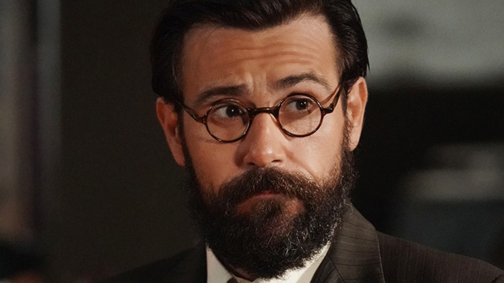 #Matt Ryan Returns to ‘Legends of Tomorrow’ as Dr. Gwyn Davies #Matt Ryan Returns to ‘Legends of Tomorrow’ as Dr. Gwyn Davies