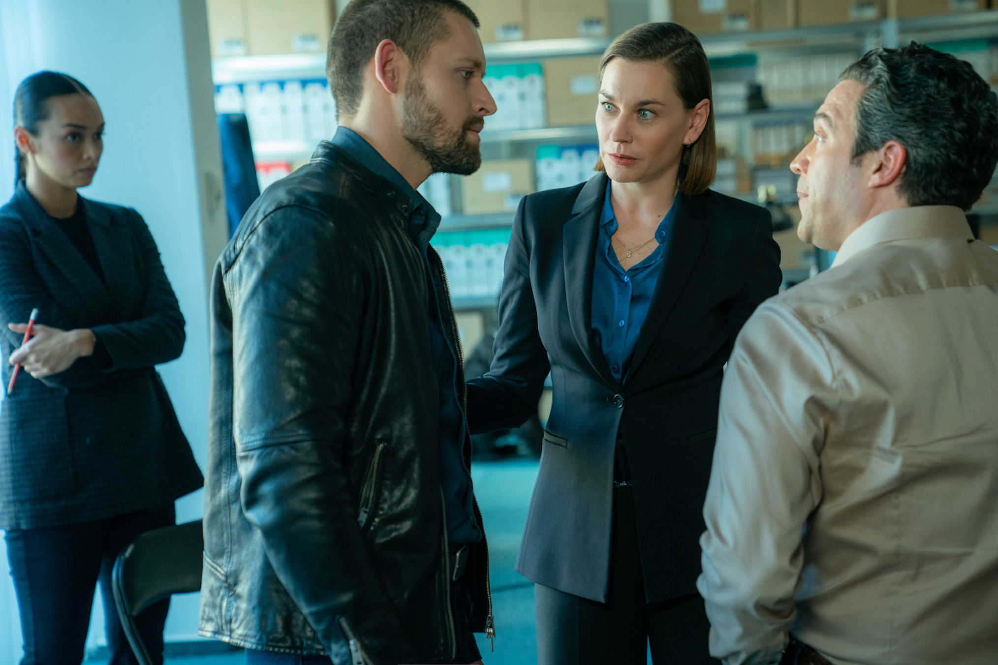 Vinessa Vidotto, Luke Kleintank, Christiane Paul in FBI International