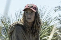 Mo Collins as Sarah in Fear the Walking Dead - Season 7 Episode 4