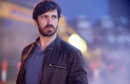 Eoin Macken as Gavin Harris in La Brea