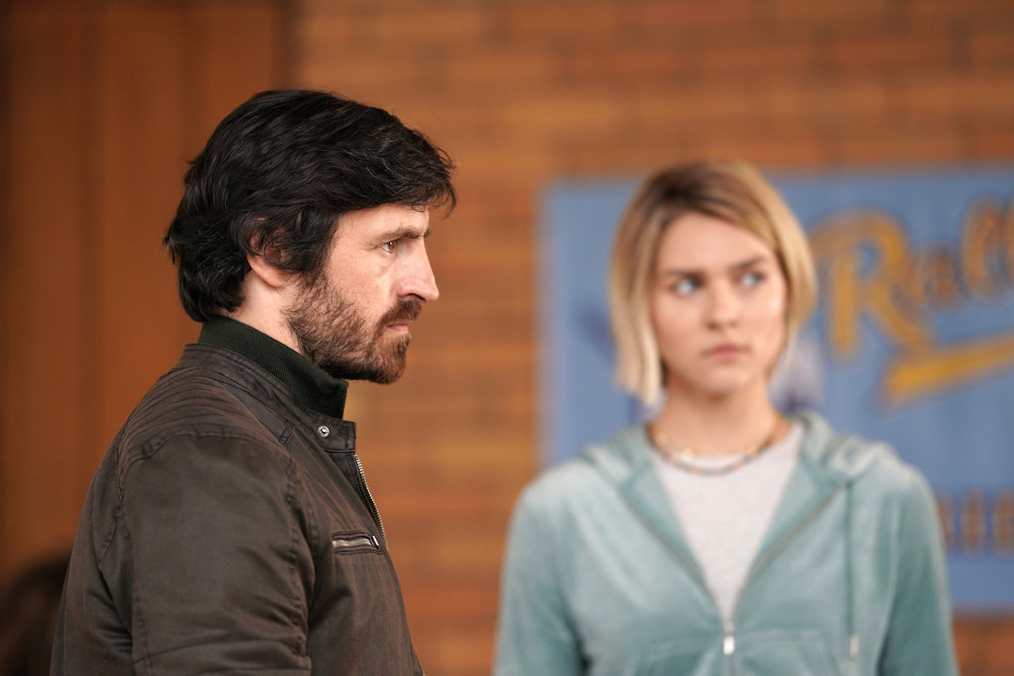 Eoin Macken as Gavin Harris, Zyra Gorecki as Izzy Harris in La Brea