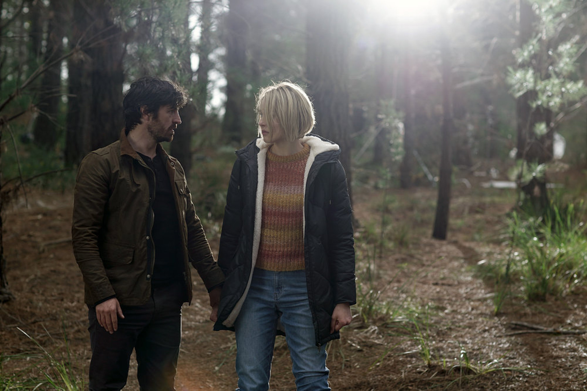 Eoin Macken as Gavin Harris, Zyra Gorecki as Izzy Harris in La Brea