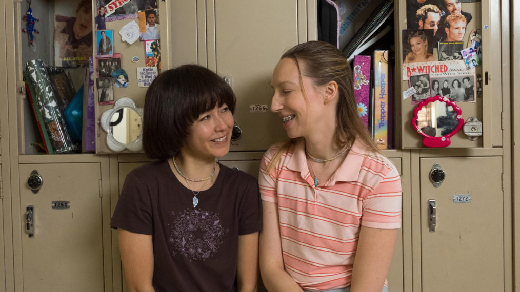 Anna Konkle as Anna and Maya Erskine as Maya in Pen15