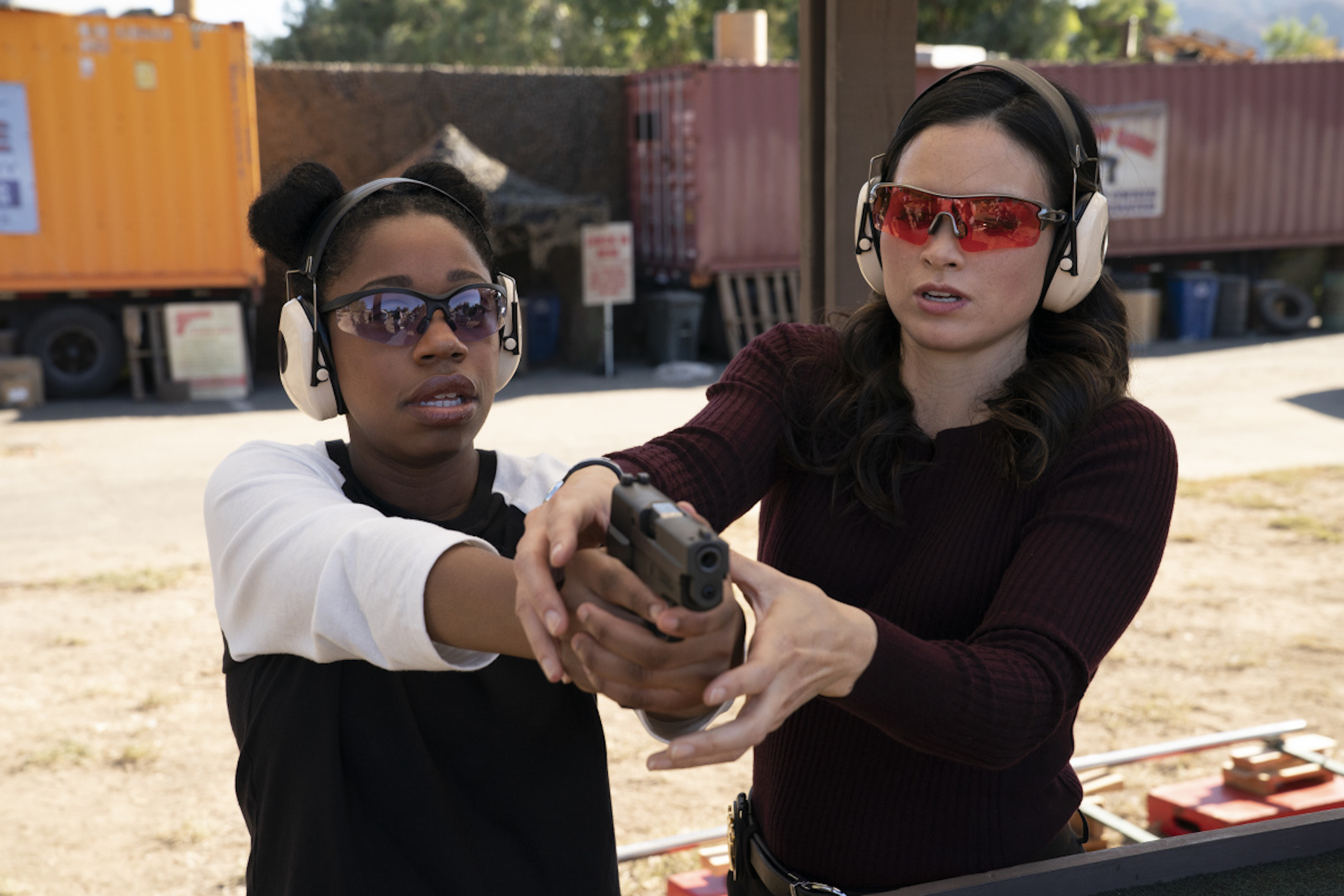 Diona Reasonover as Forensic Scientist Kasie Hines, Katrina Law as NCIS Special Agent Jessica Knight in NCIS