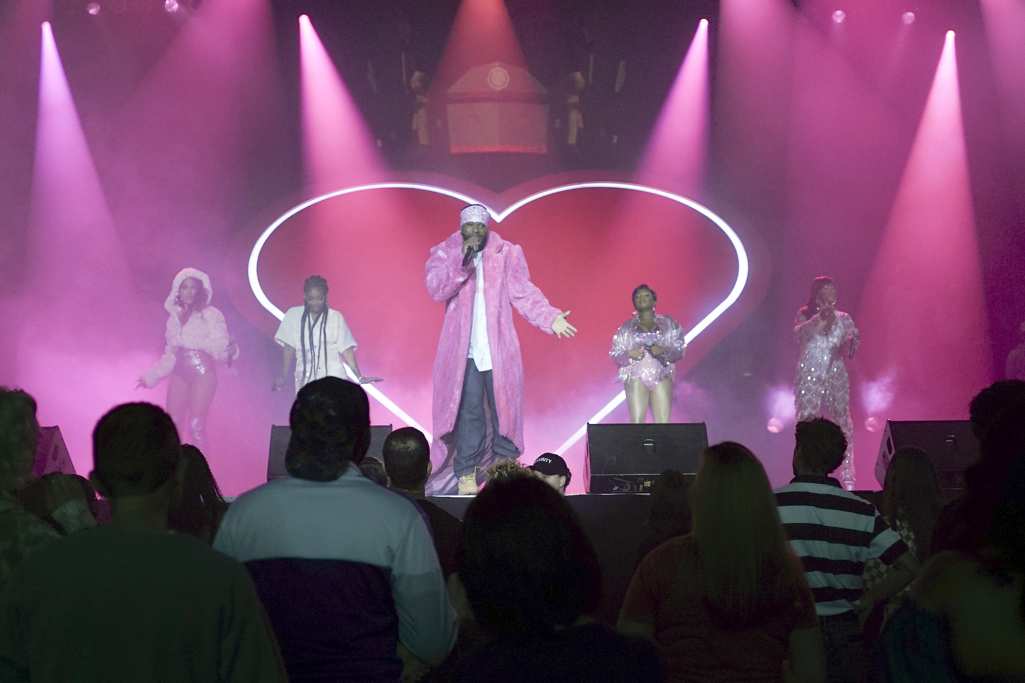 The Arena Stage Set of Queens