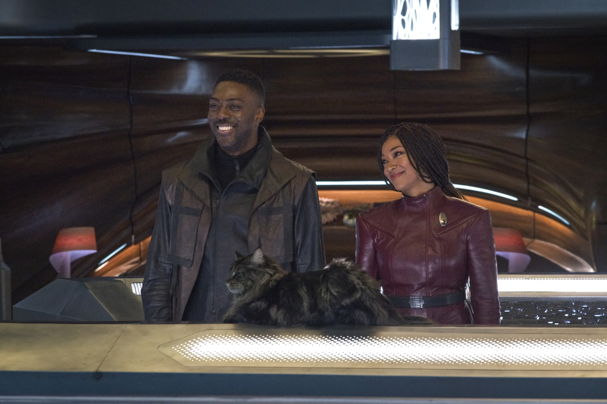 David Ajala as Book, Sonequa Martin Green as Burnham in Star Trek Discovery