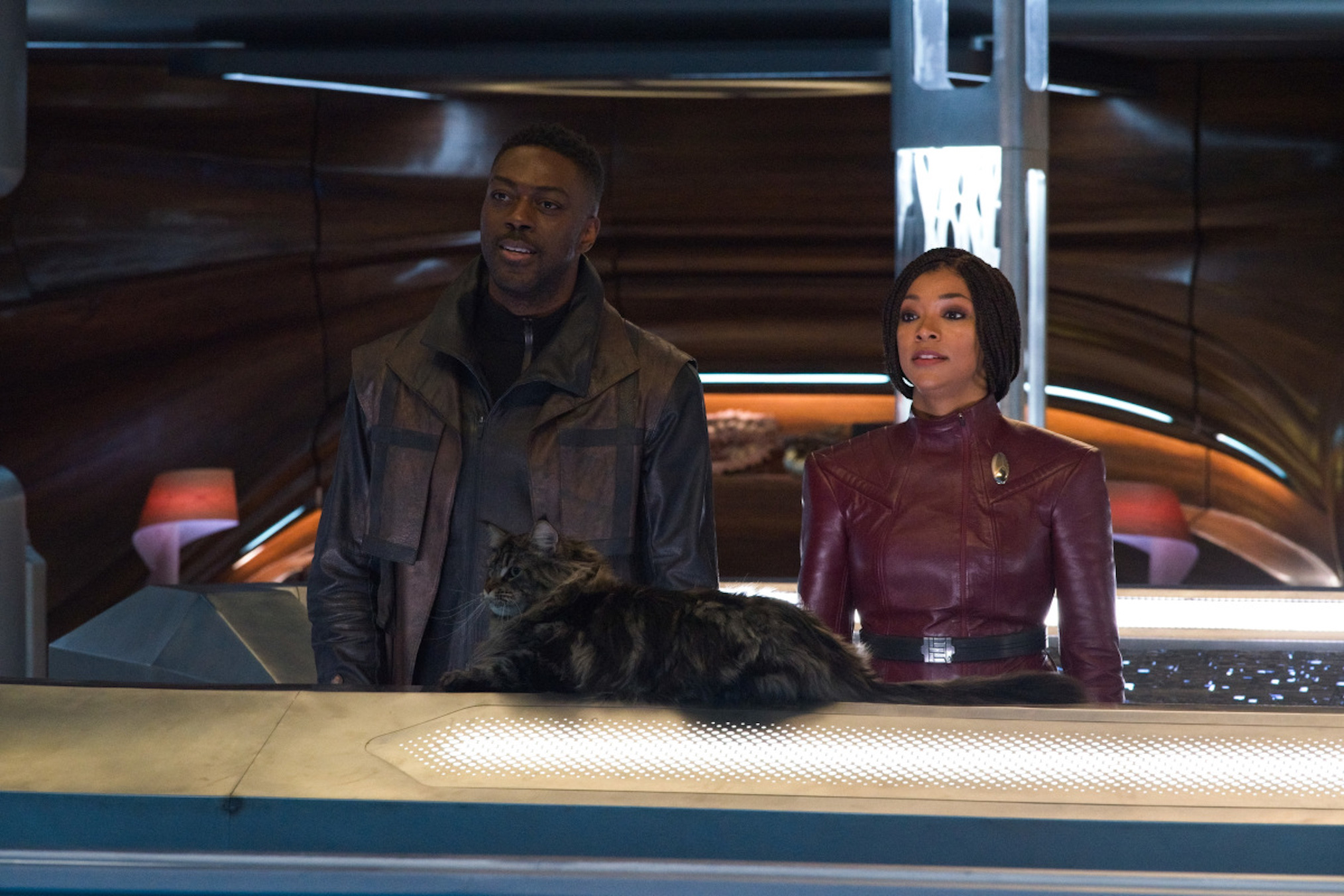 David Ajala as Book, Sonequa Martin-Green as Michael Burnham in Star Trek Discovery