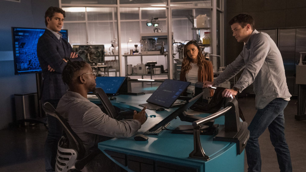 Brandon Routh, Brandon McKnight, Danielle Nicolet, Grant Gustin in The Flash