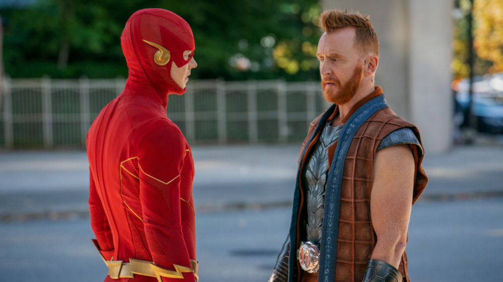 Grant Gustin as The Flash, Tony Curran as Despero in The Flash