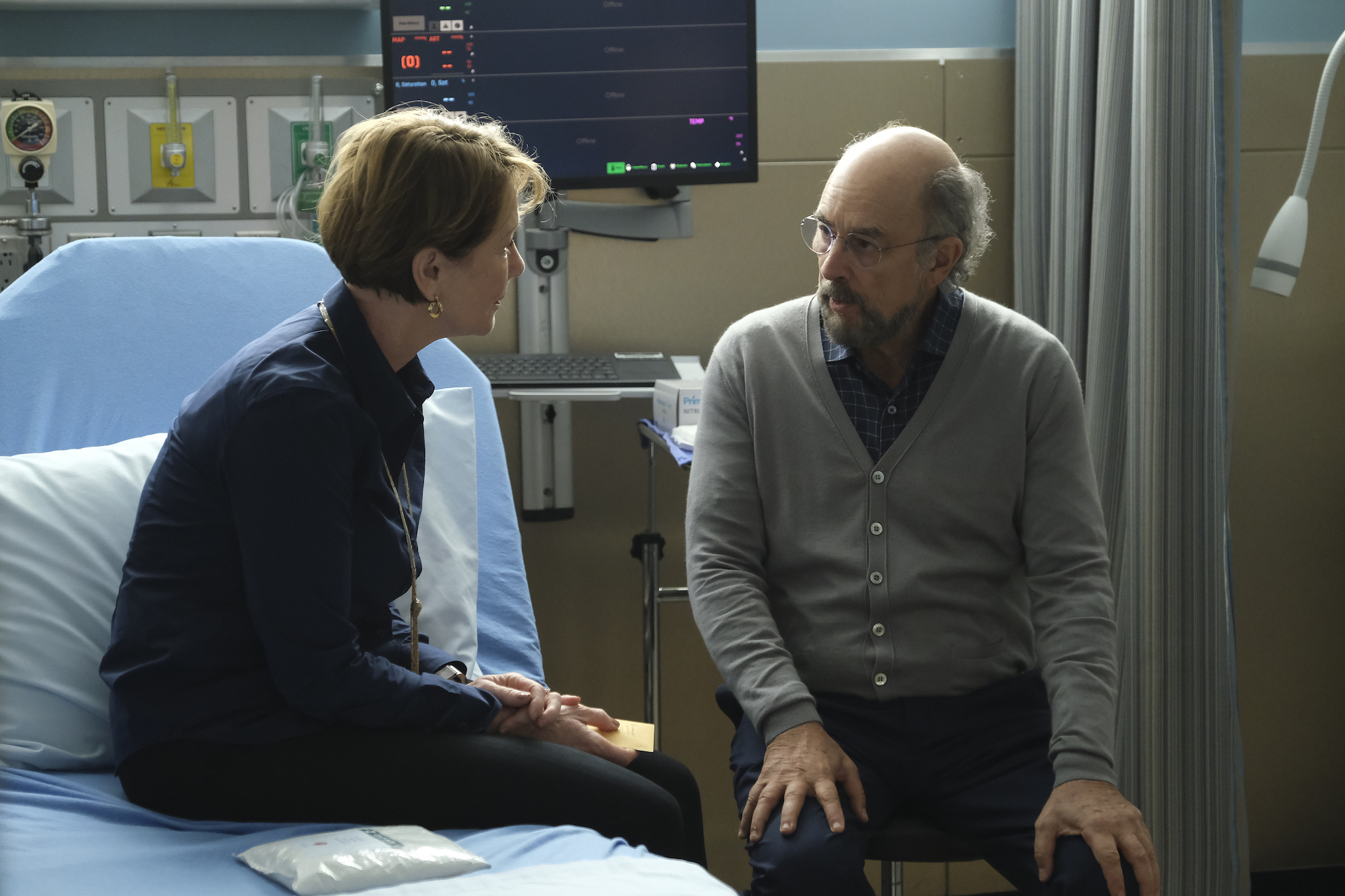 Ann Cusack as Ilana, Richard Schiff as Glassman in The Good Doctor