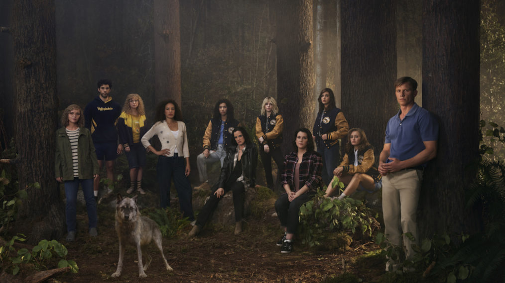'Yellowjackets' Stars Introduce the Teen & Adult Versions of the Plane