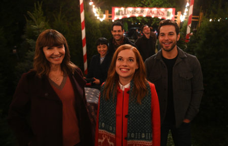 Mary Steenburgen, Jane Levy, Skylar Astin, Alice Lee, Andrew Leeds in Zoey's Extraordinary Christmas