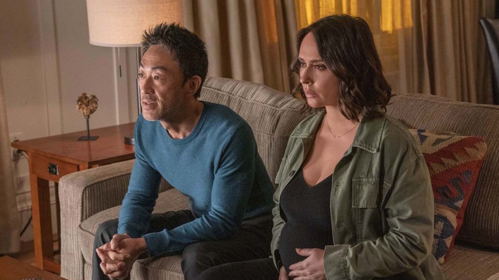 Kenneth Choi and Jennifer Love Hewitt in 9-1-1