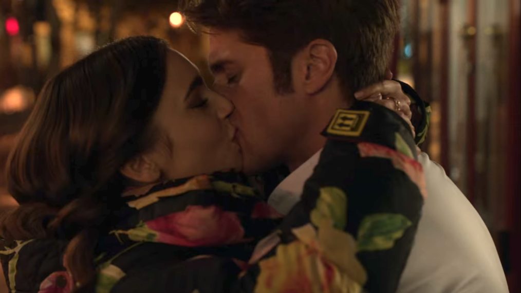 Lucas Bravo and Lily Collins kissing in Emily in Paris