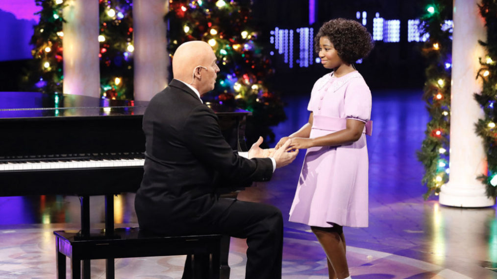 Daddy Warbucks and Annie perform in NBC's event, Annie Live!
