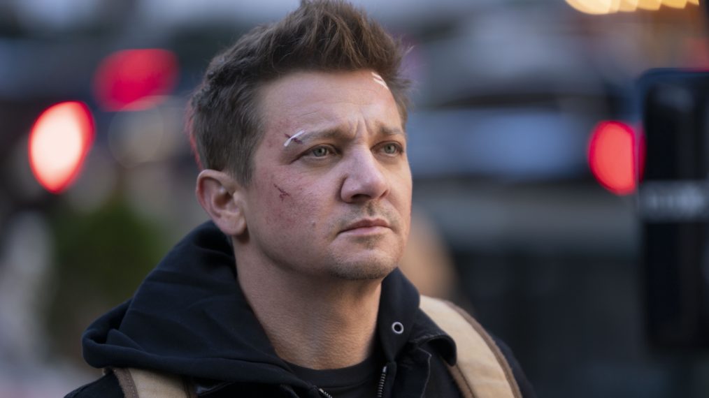 'Hawkeye' Finale: Will Clint Be Home for Christmas? (RECAP)