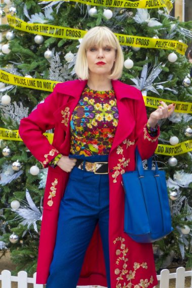 Agatha Raisin Kissing Christmas Goodbye